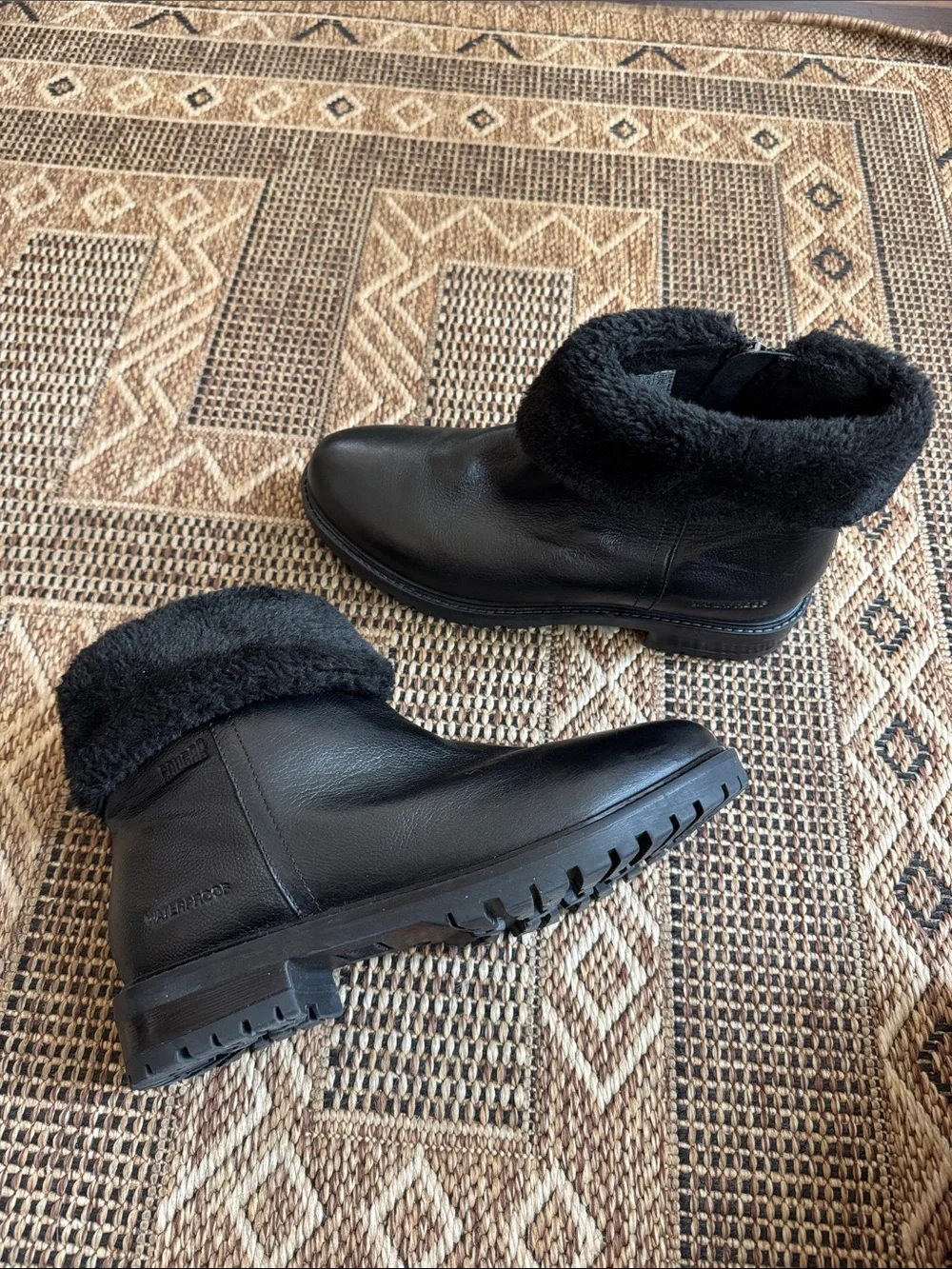 COUGAR Kendal Waterproof Leather Faux Fur Boots Black Size 9